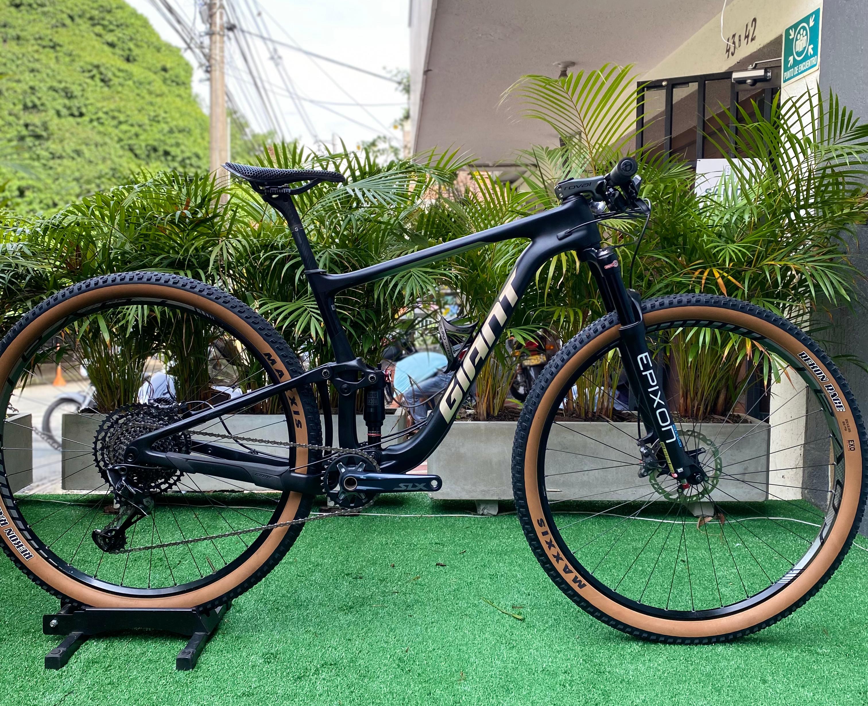 BICICLETA GIANT ANTHEM