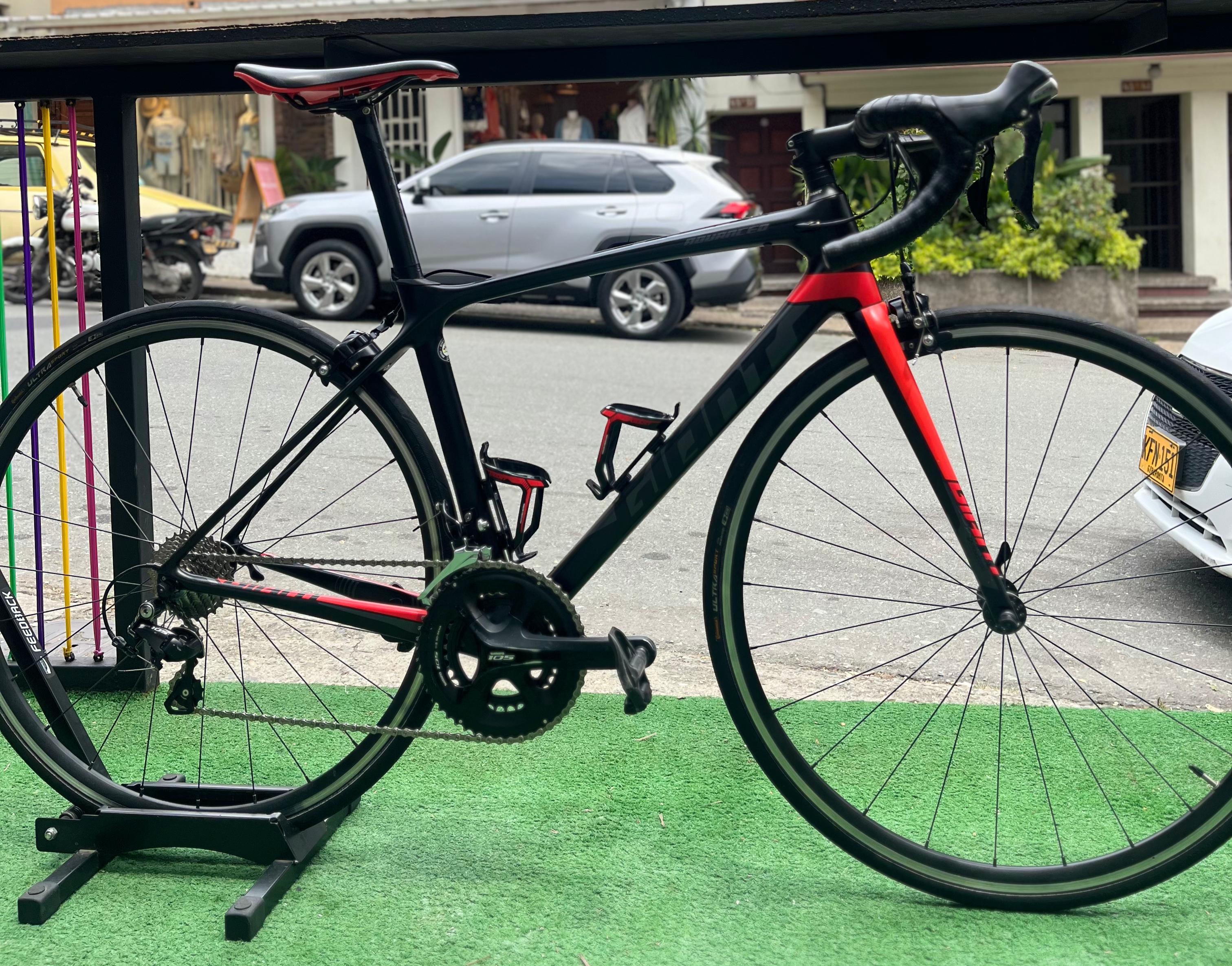 BICICLETA GIANT TCR ADVANCE