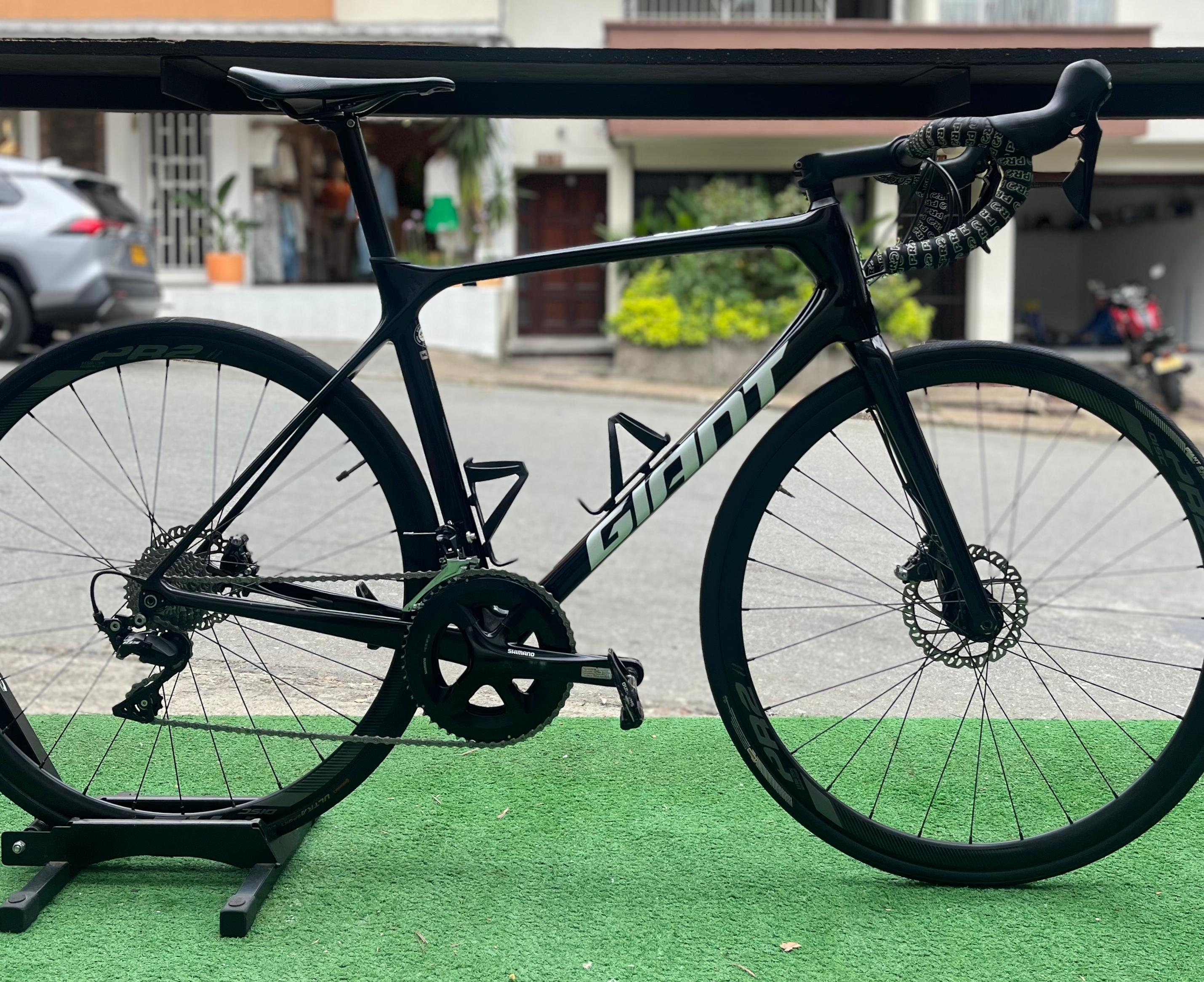 BICICLETA GIANT TCR DISC 2