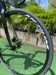 BICICLETA GW LETRAS EN CARBONO