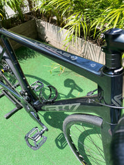 BICICLETA GW LETRAS EN CARBONO