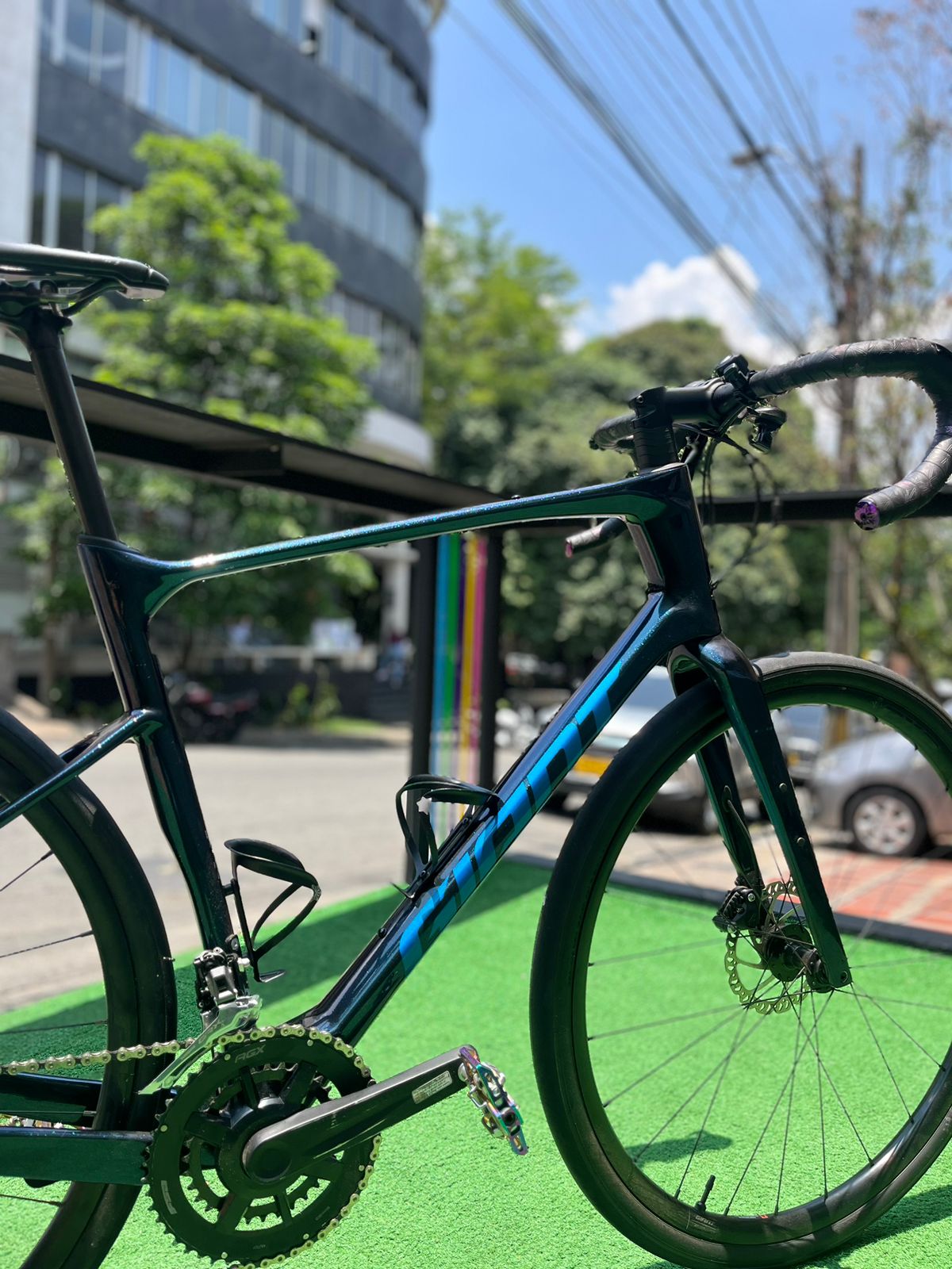 BICICLETA GIANT REVOLT